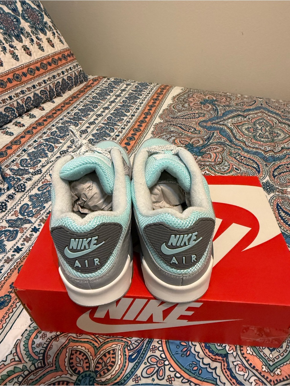 Nike Air Max 90 Lightweight Sneakers - Light Blue/Gray - Picture 2 of 6